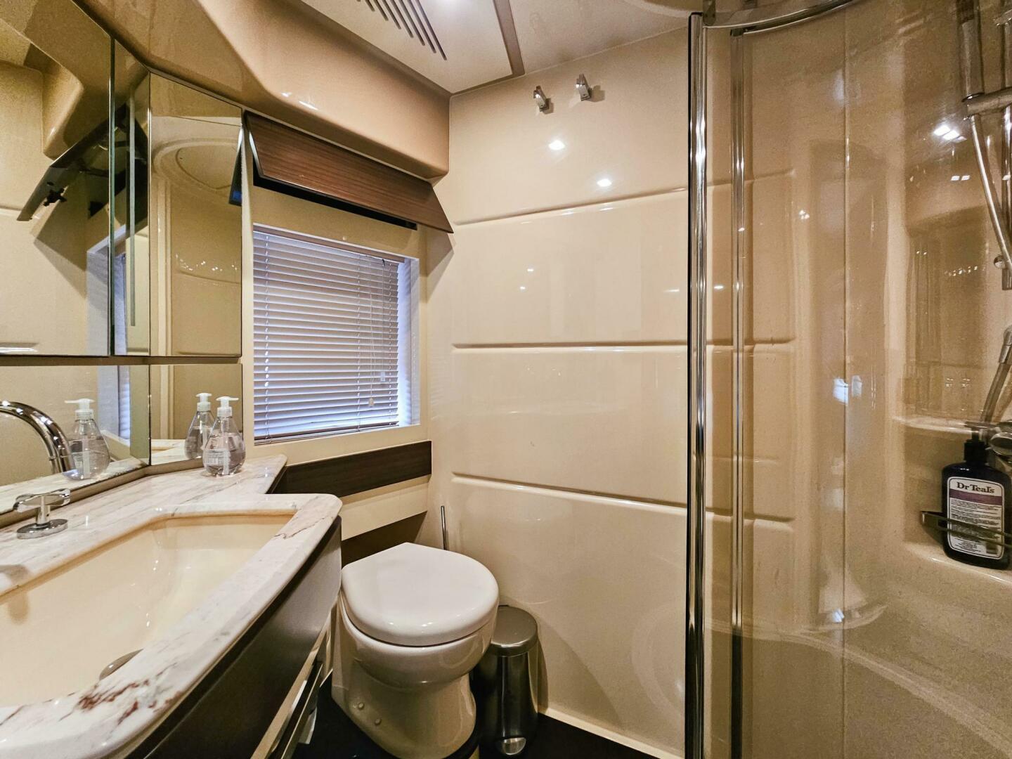 2013 Azimut 70 - Image 51