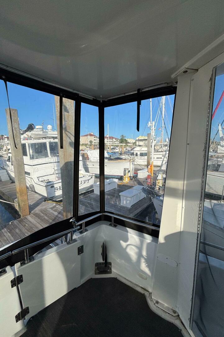 2001 Carver 396 Aft Cabin MY - Image 19
