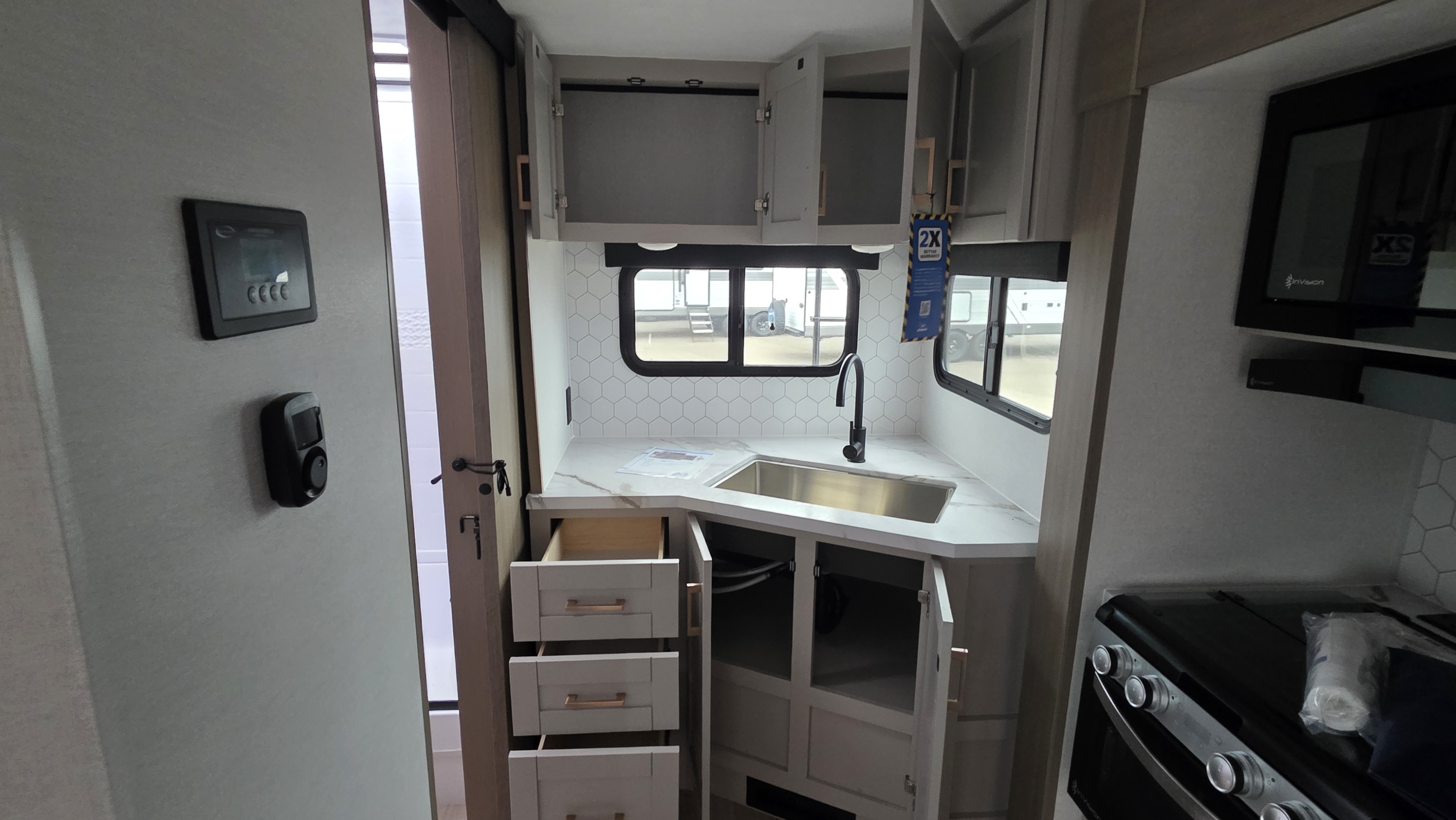 2027 JAYCO JAY FEATHER 21MML - Image 19