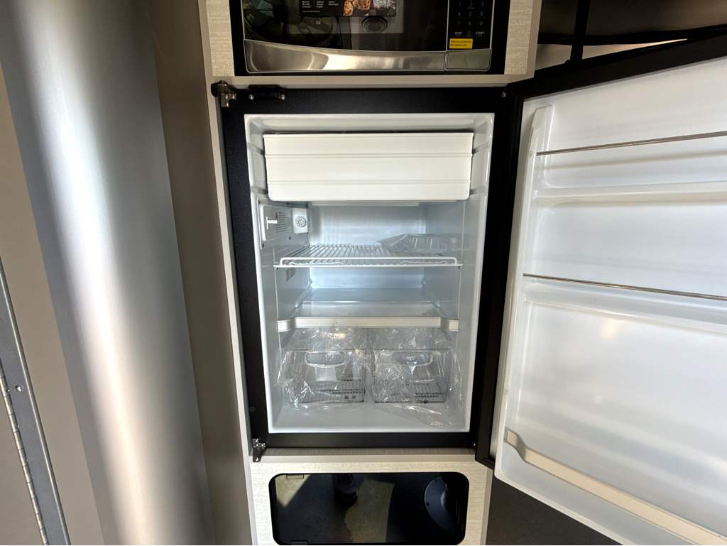 2026 AIRSTREAM Basecamp 20XE - Image 28