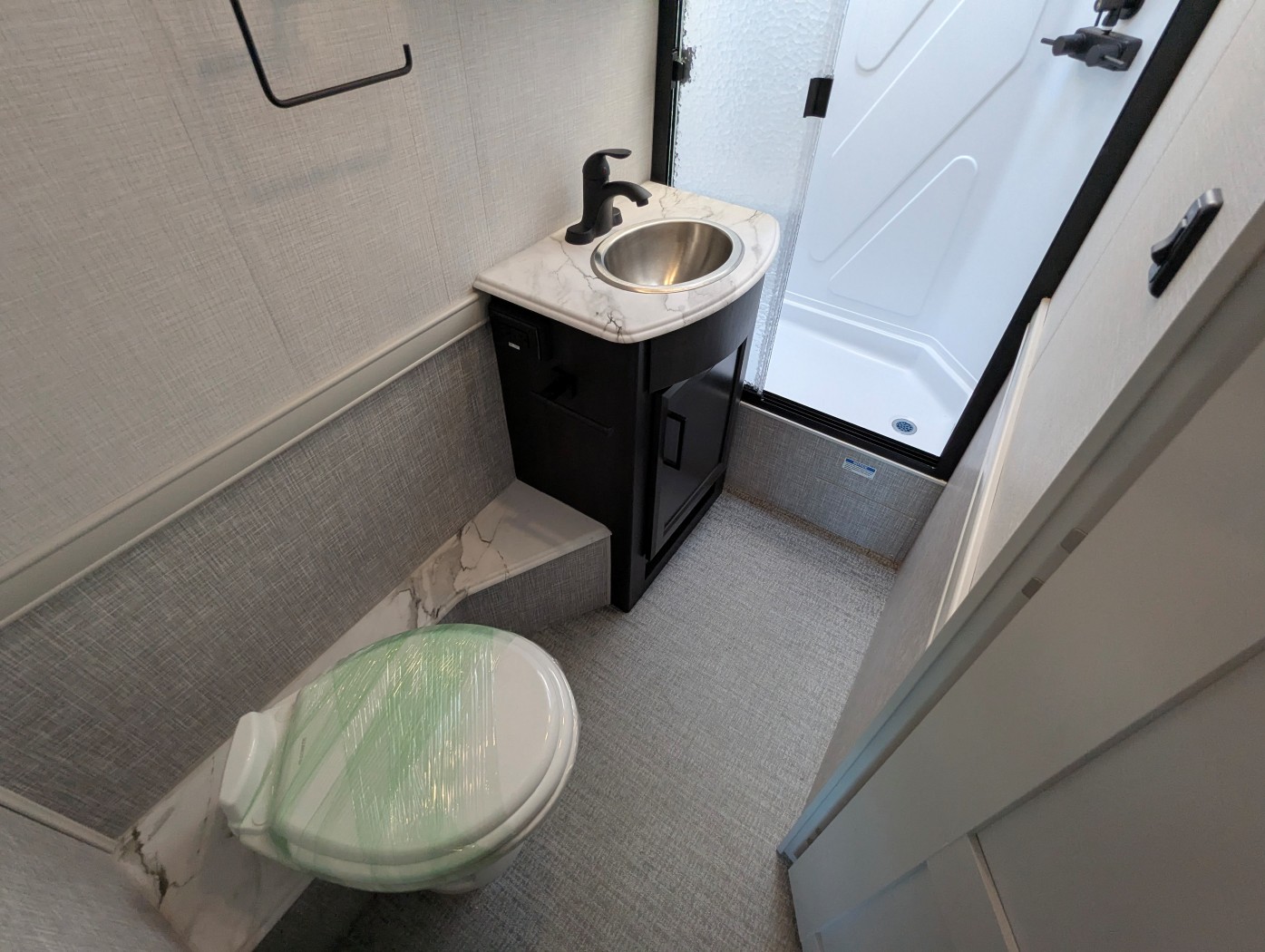 2026 Fleetwood Flair 28A - Image 25