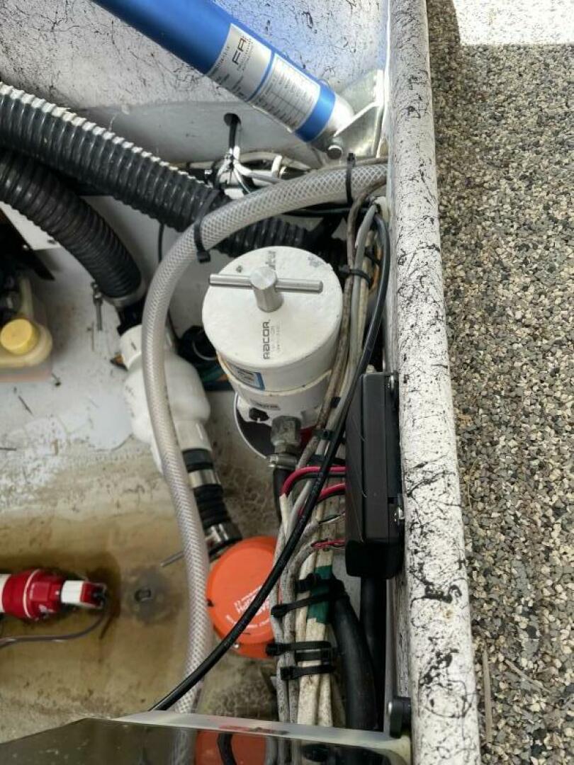1997 Custom 31 Center Console - Image 34