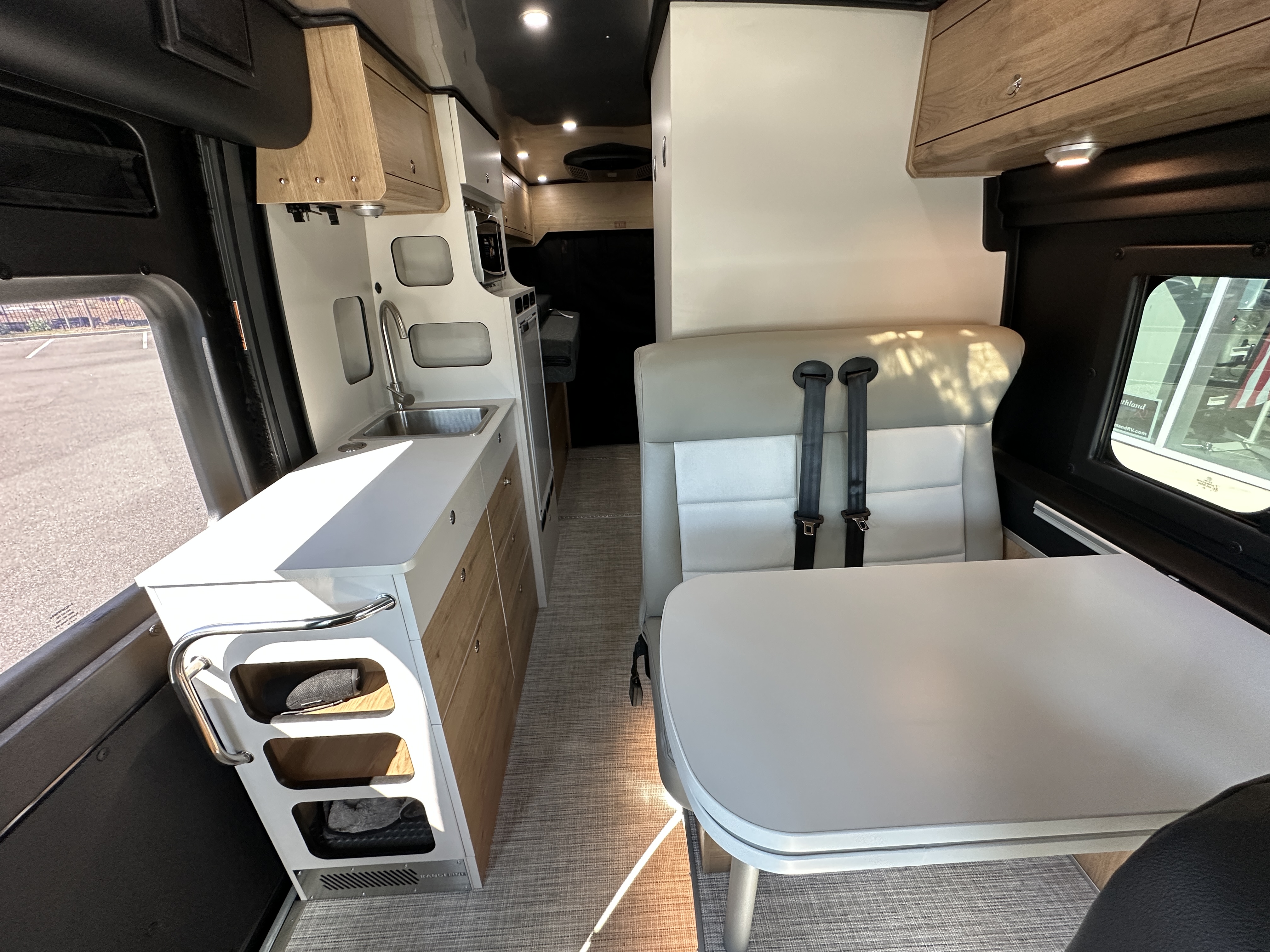 2026 Airstream Rangeline Base - Image 15