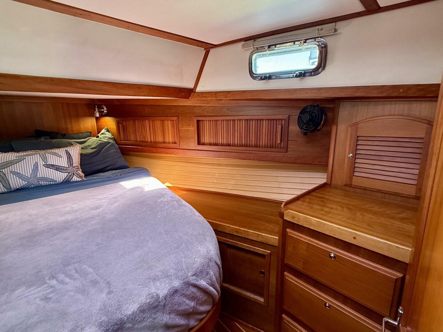 2006 Sabre 42 Sedan - Image 28
