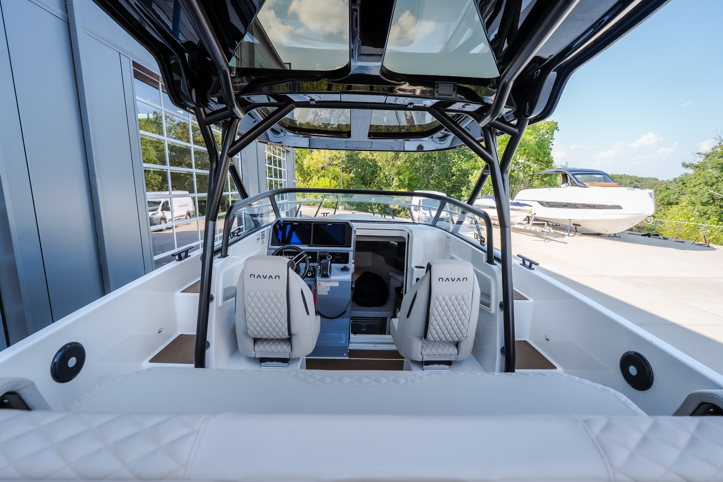 2025 Navan S30 - Image 23