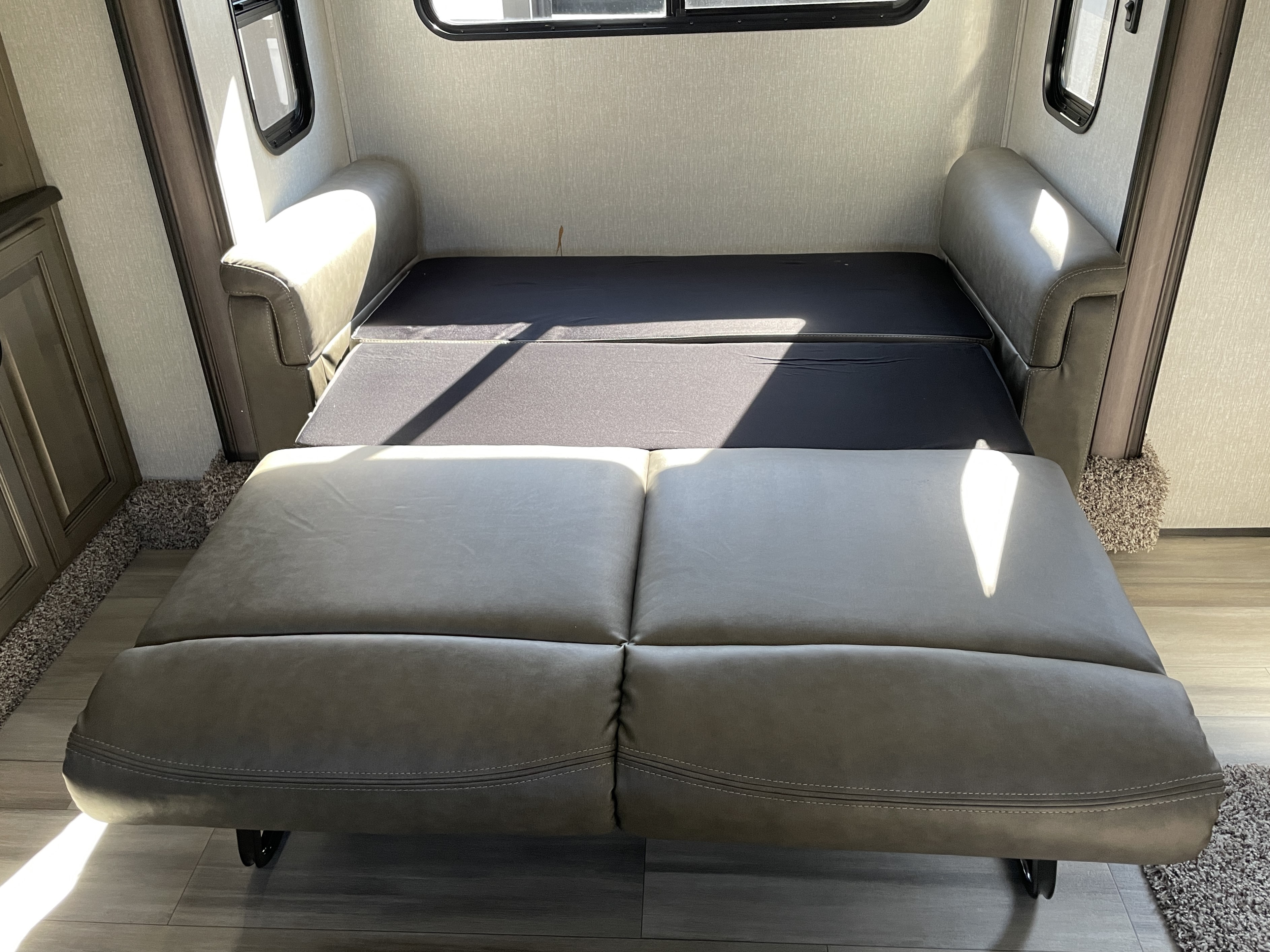 2022 Coachmen Chaparral 334FL - Image 12