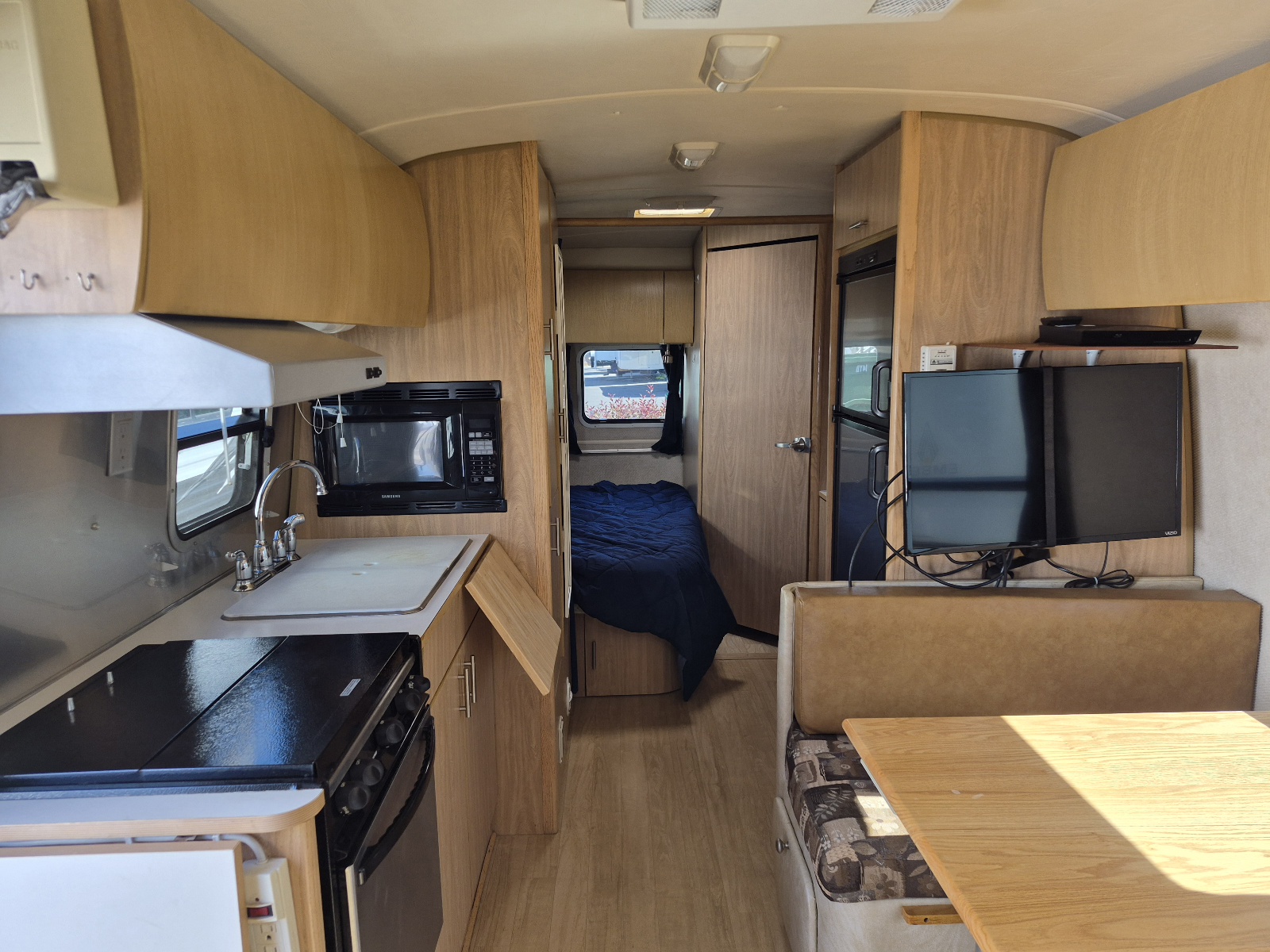 2006 Airstream Safari 25SS - Image 22