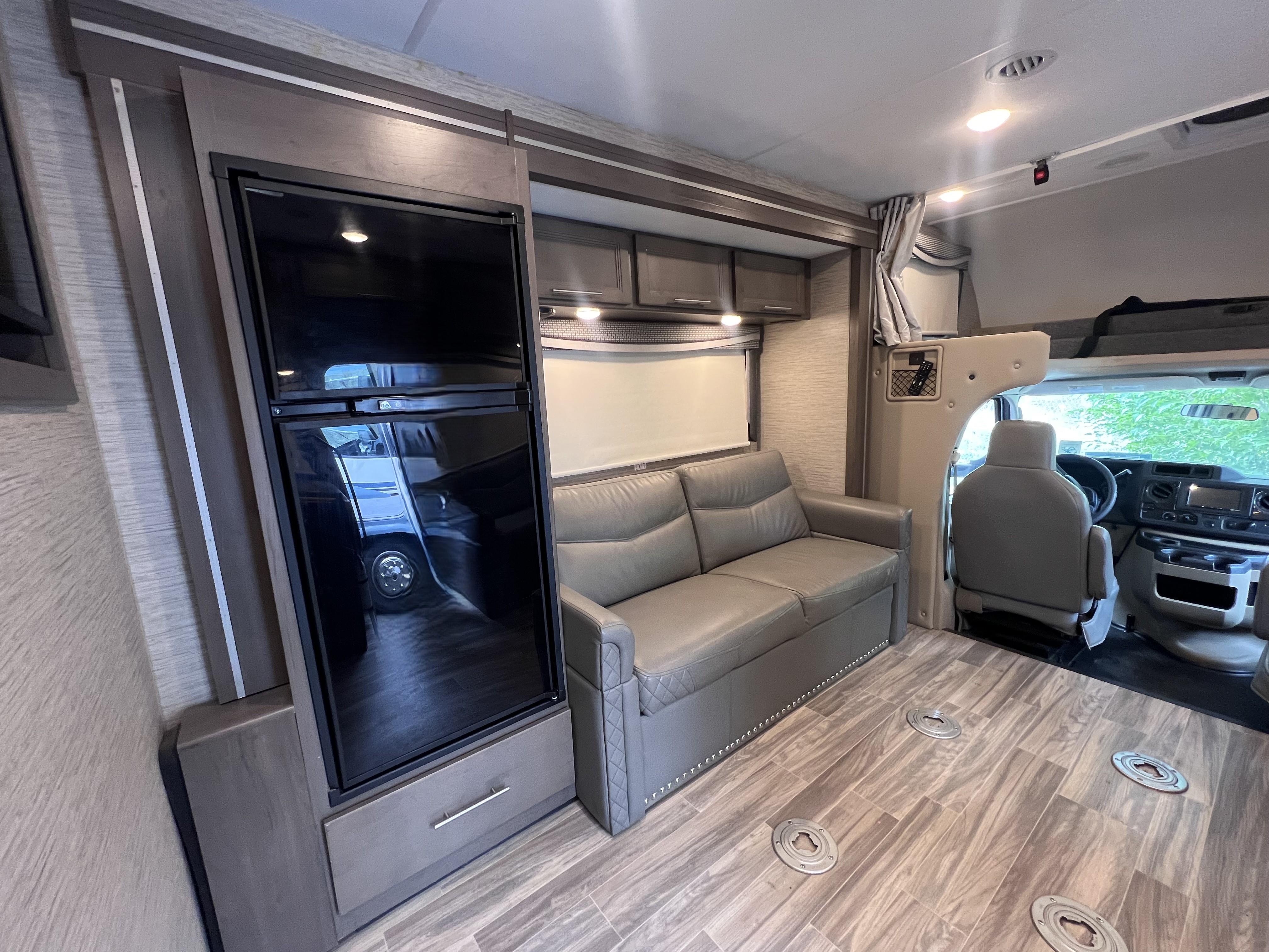 2023 Thor Motor Coach Outlaw 29J - Image 11
