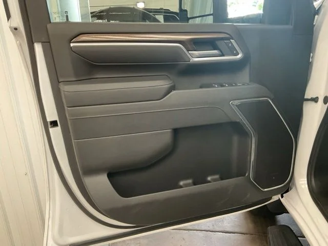 2025 Chevrolet Silverado 2500HD 4WD Crew Cab 172" LT - Image 11