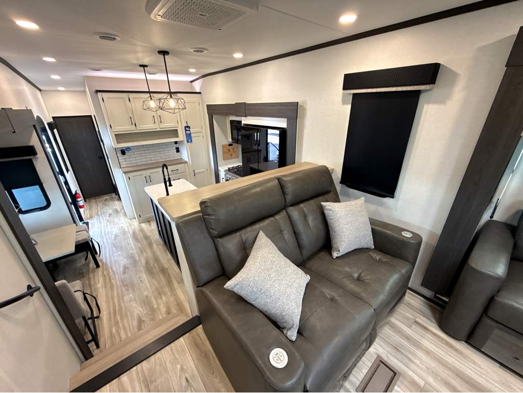 2026 VENTURE RV SPORTTREK 365VFL - Image 14