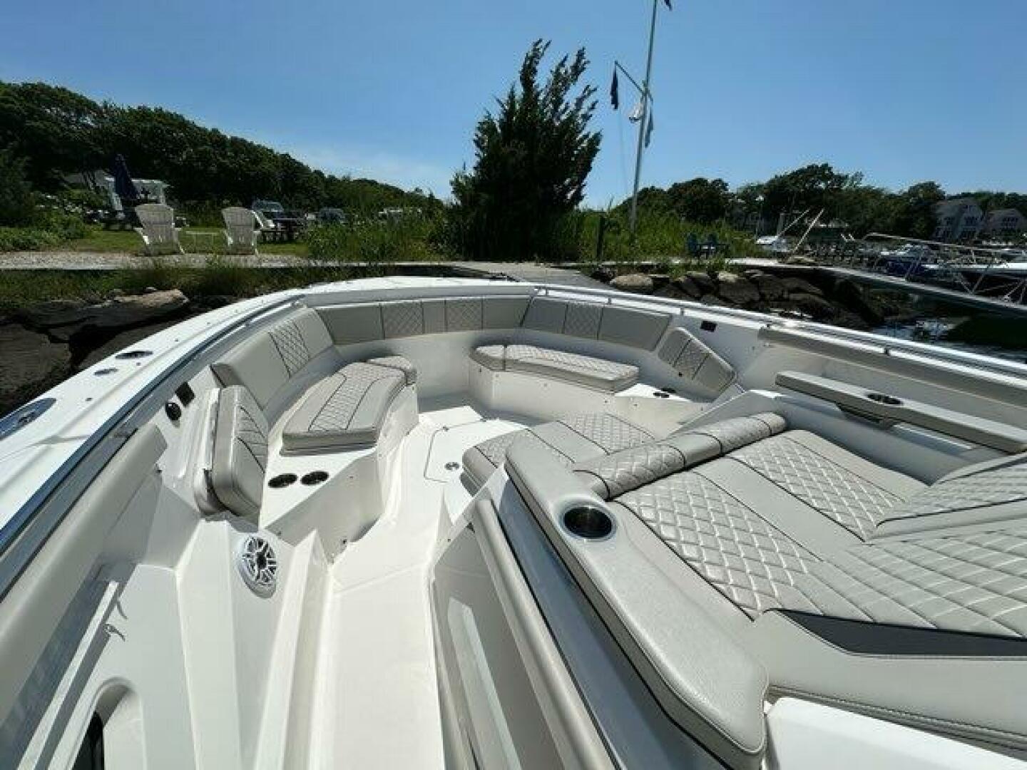 2021 PURSUIT S 428 Sport Base - Image 32