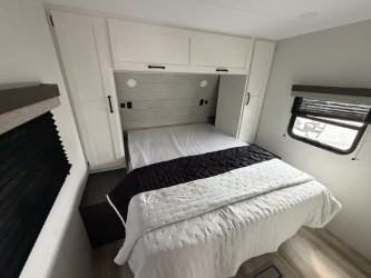 2027 VENTURE RV SIENNA 271VBH - Image 6