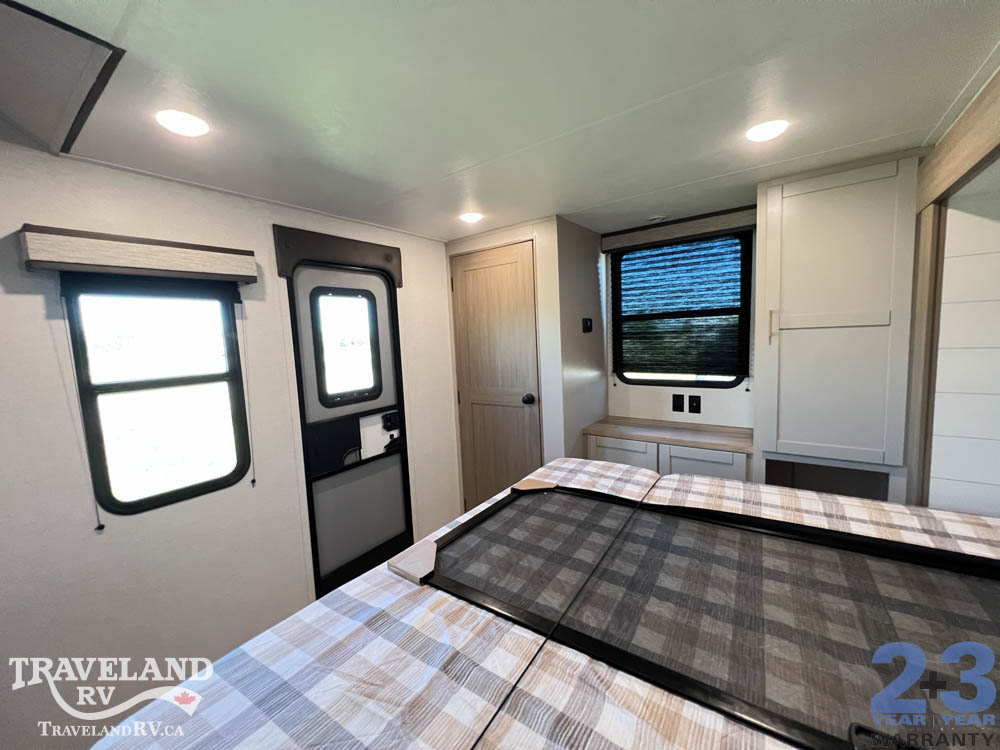 2027 Jayco Jay Flight Bungalow 404LOFT - Image 41