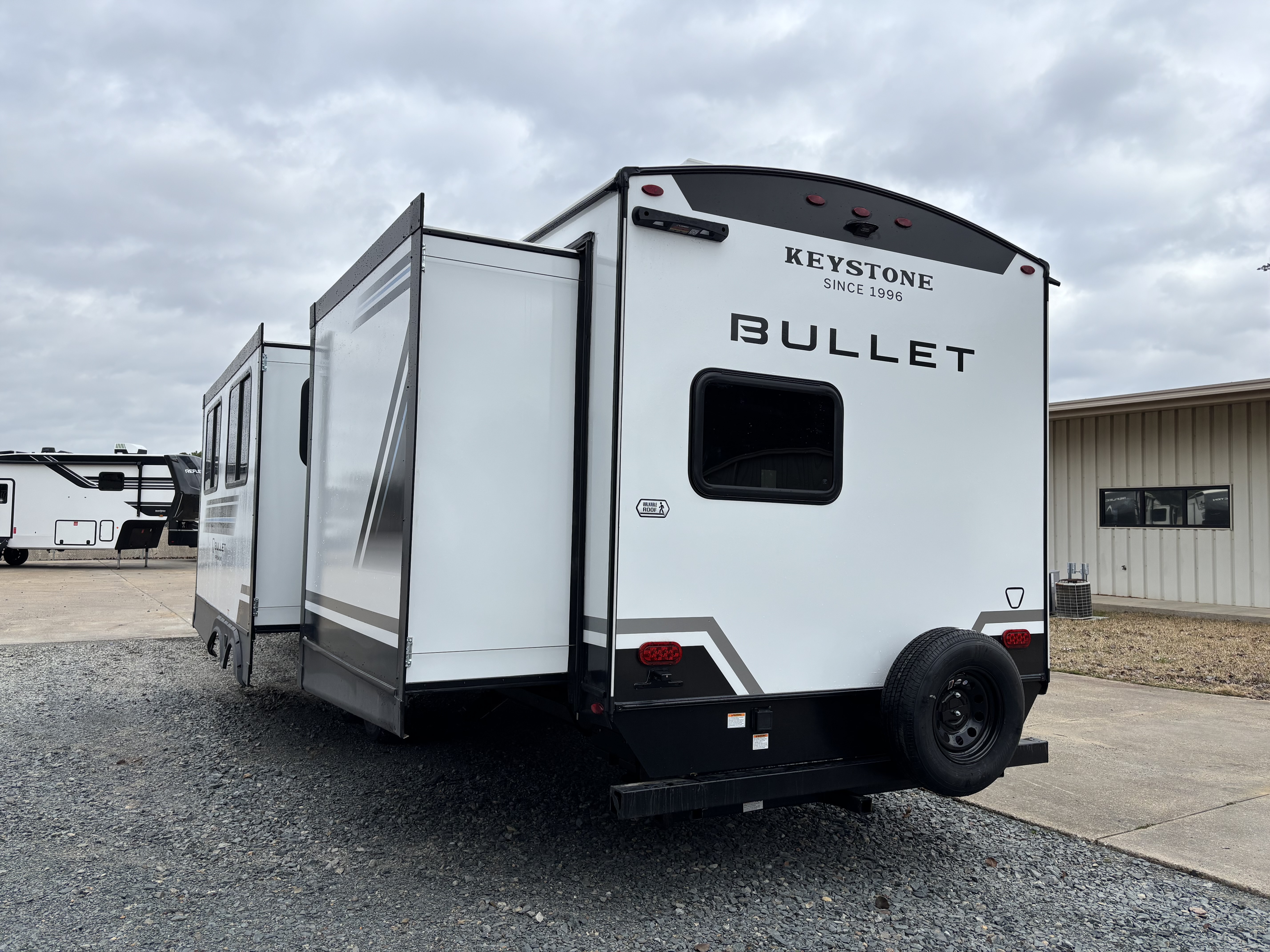 2026 Keystone Bullet Premium 330BKQ - Image 7