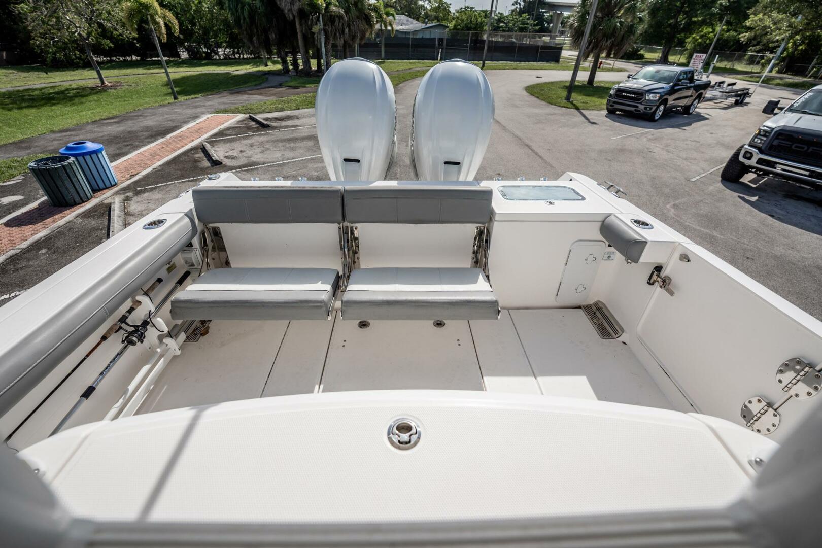 2021 Everglades 335 Center Console - Image 45