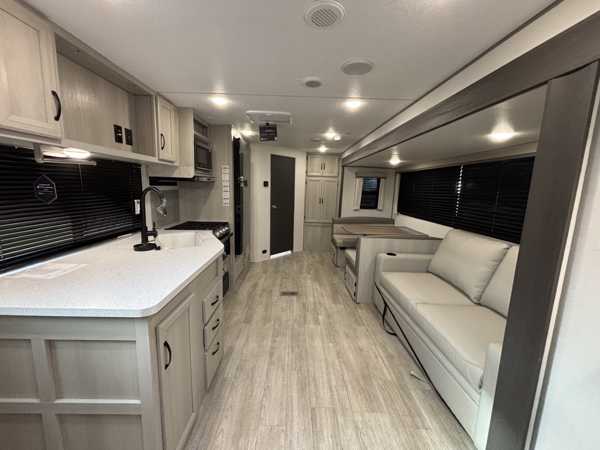 2027 Coachmen Catalina Legacy Edition 243RBS - Image 11
