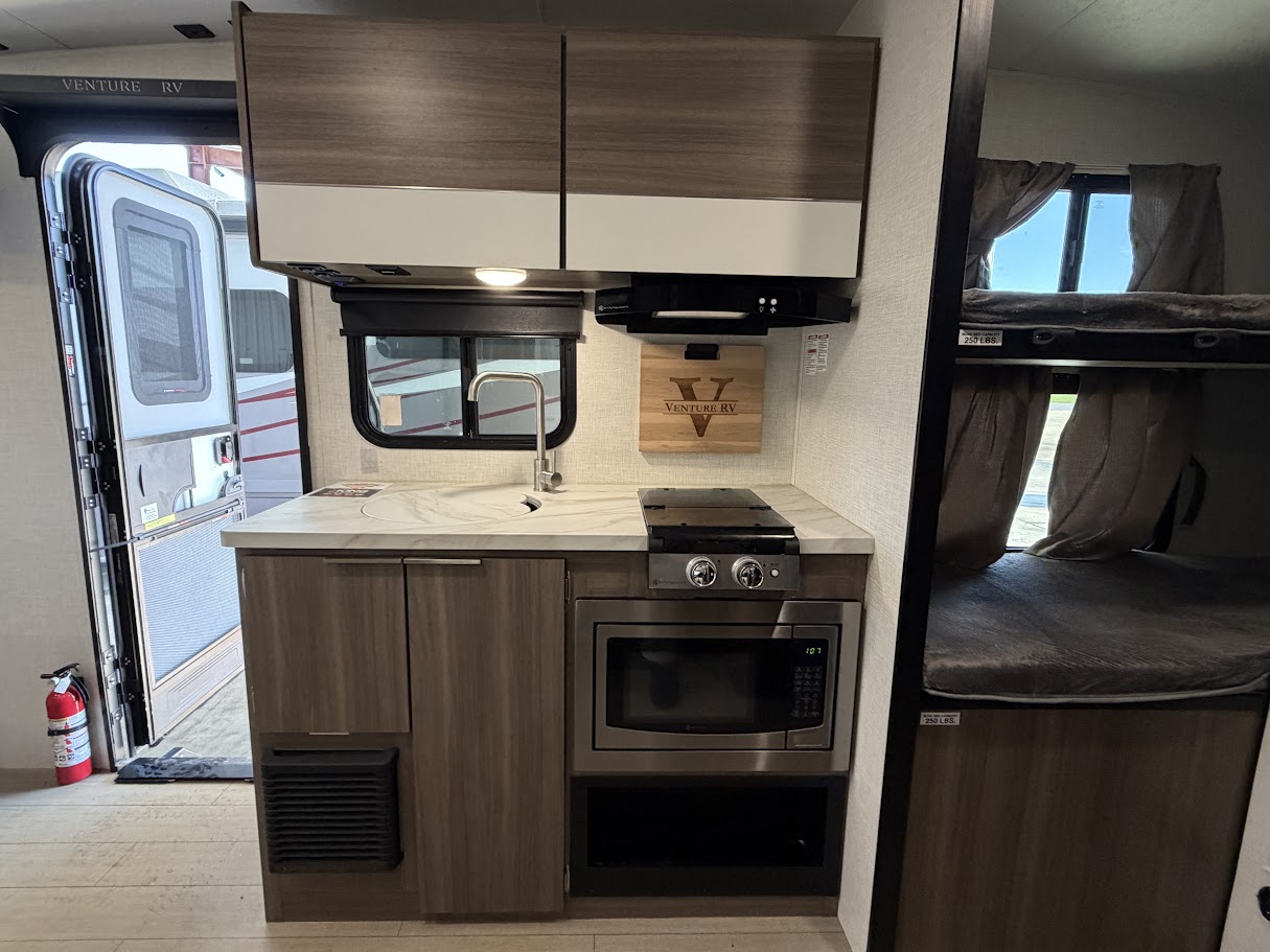 2025 VENTURE RV SONIC 169VUD - Image 14