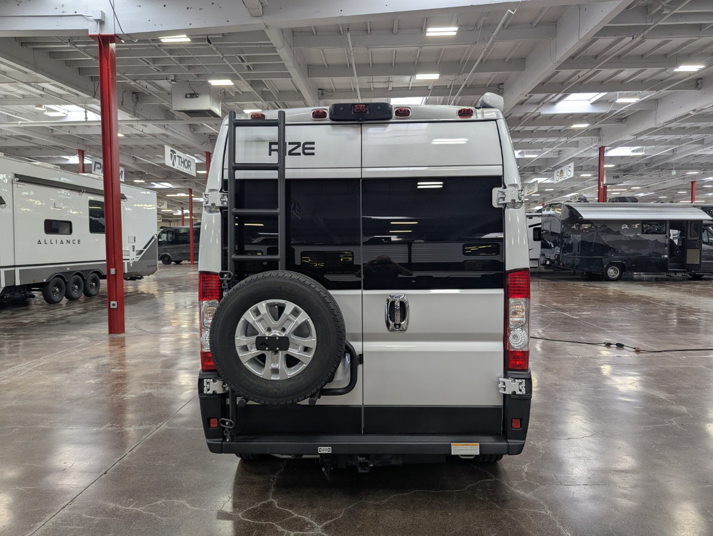 2024 Thor Motor Coach Rize 18M - Image 6