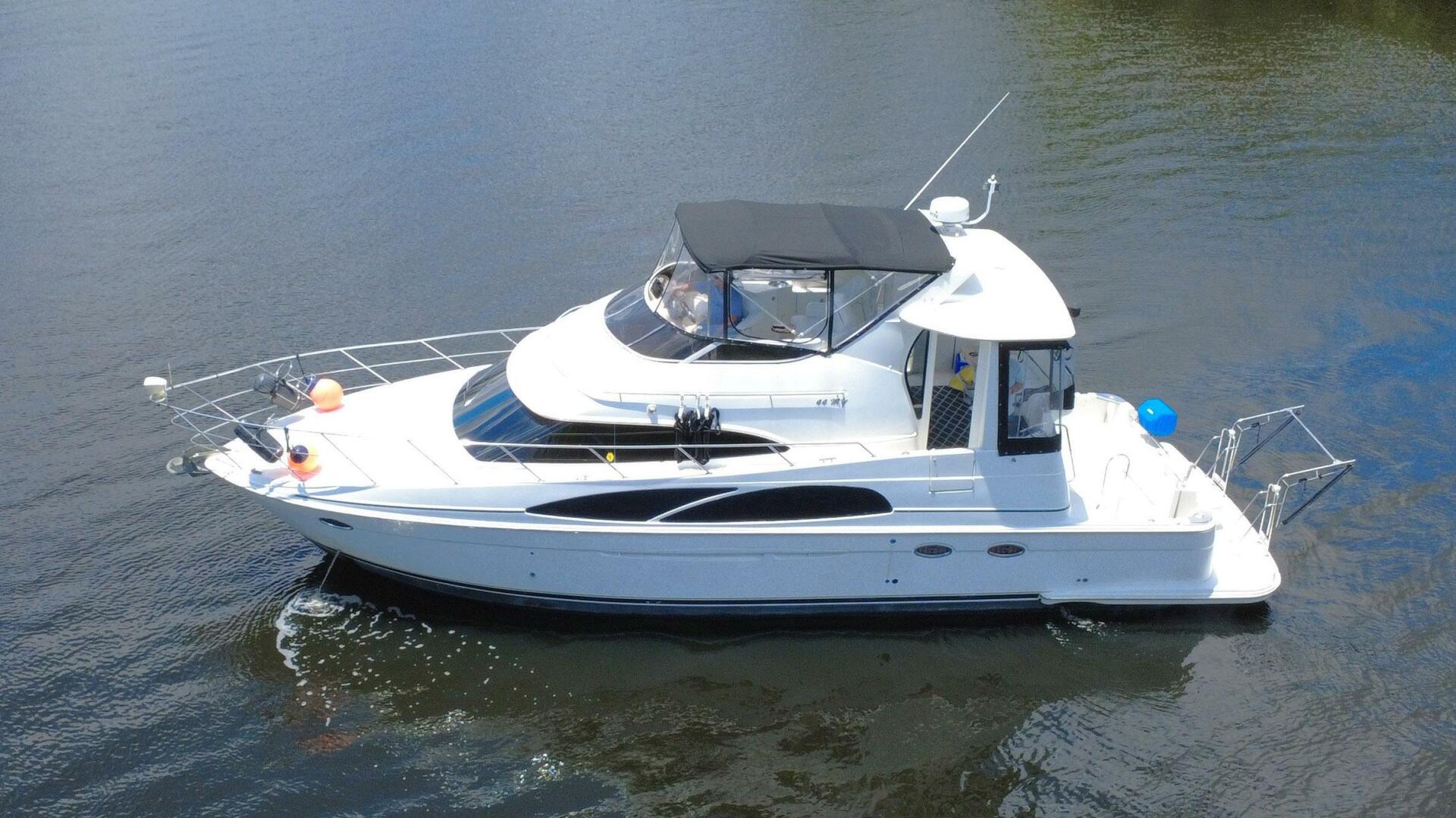 2005 Carver 444 Cockpit Motor Yacht - Image 6