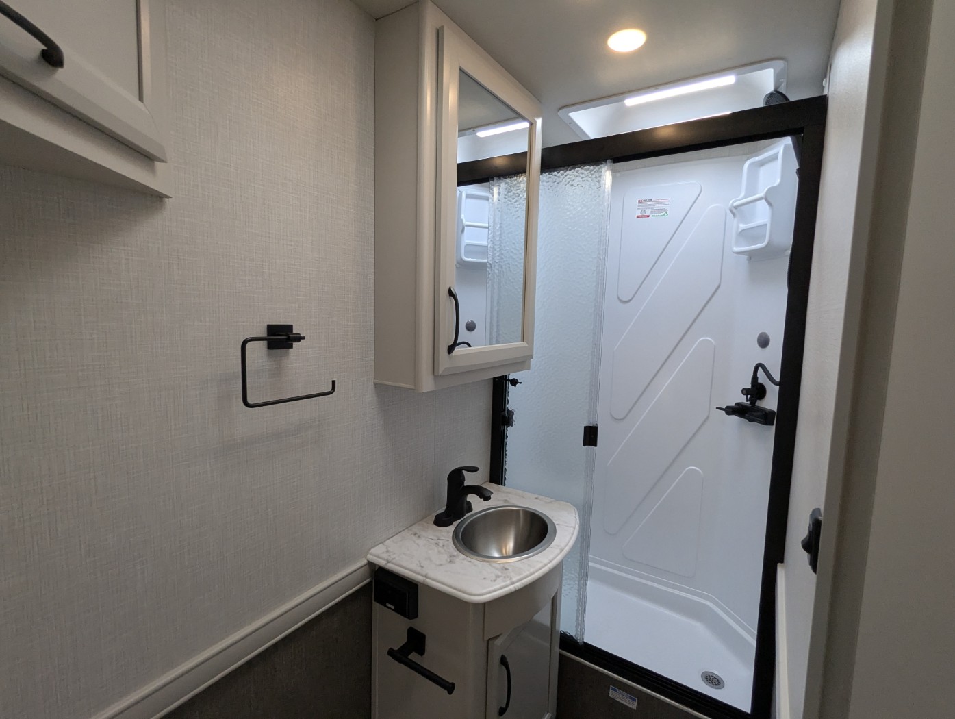 2025 Fleetwood Flair 28A - Image 26