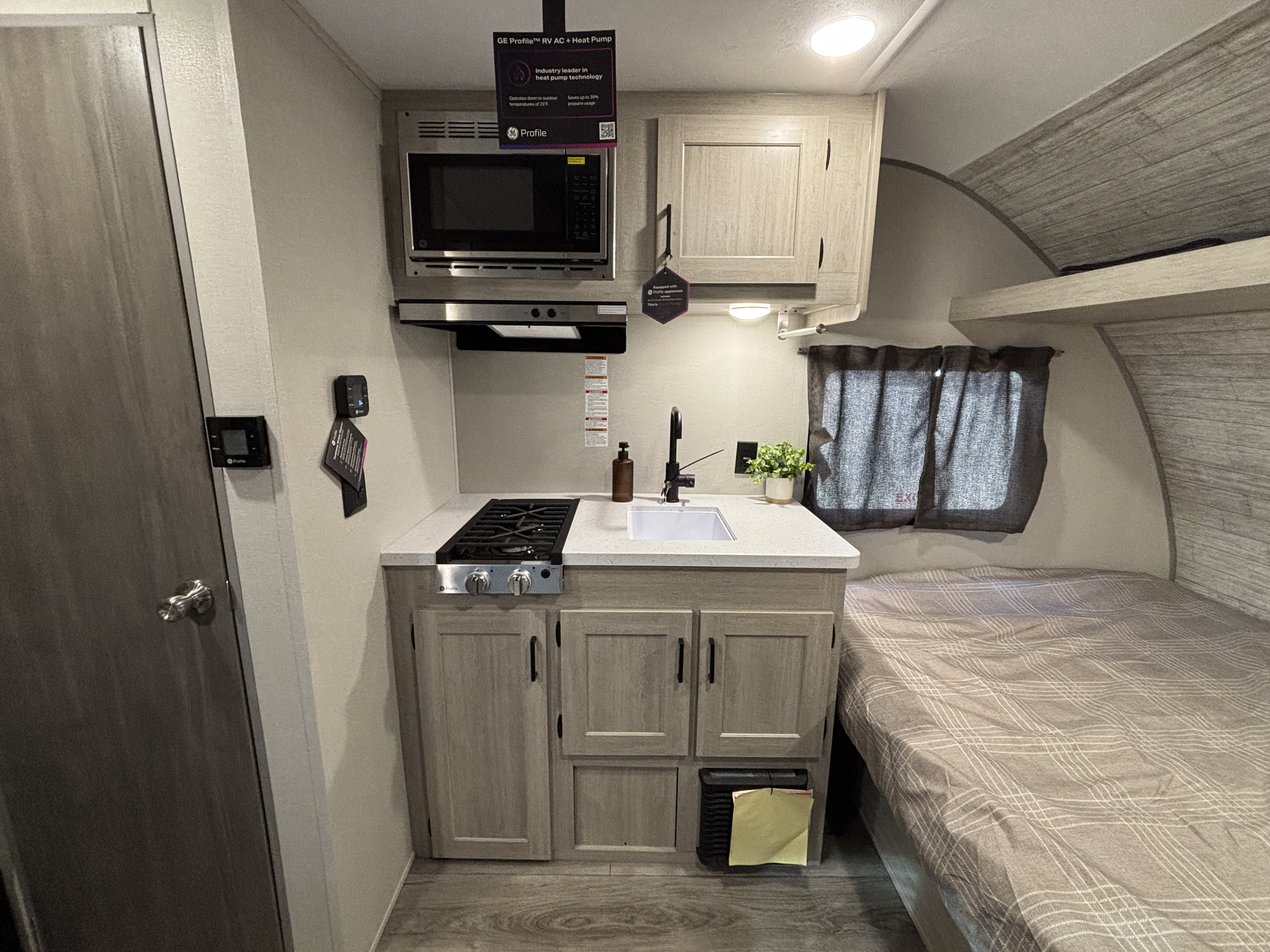 2026 Coachmen Catalina Summit Series 7 134RDX - Image 11