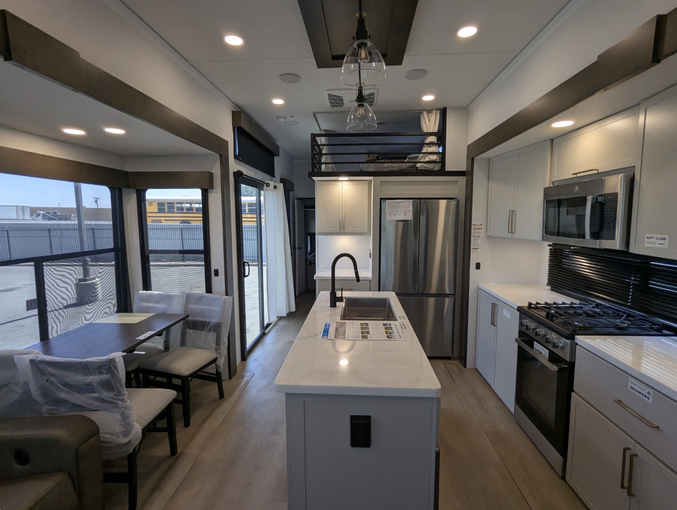 2027 Alliance RV Benchmark 42LFT - Image 27