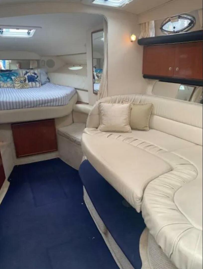 2002 Sea Ray Sundancer - Image 9
