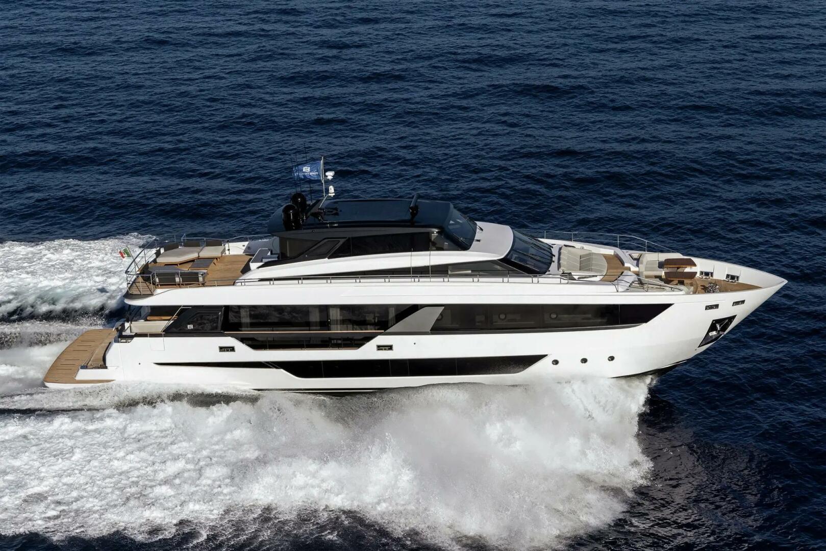 2022 Ferretti Yachts Skydeck - Image 5