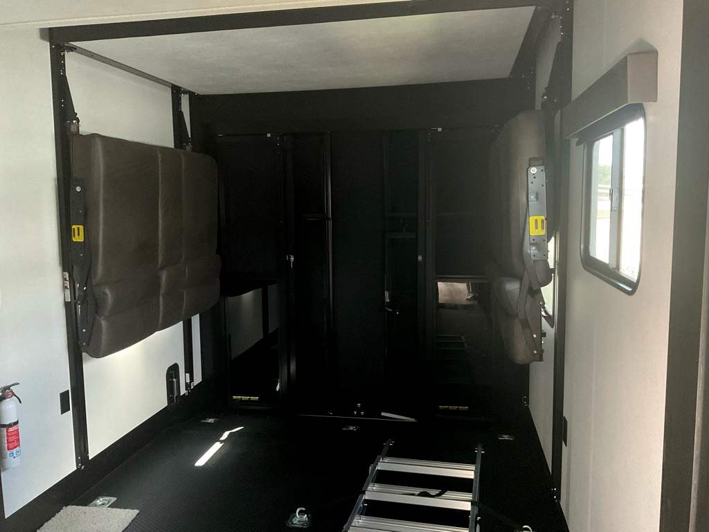 2027 JAYCO SEISMIC 413 - Image 13