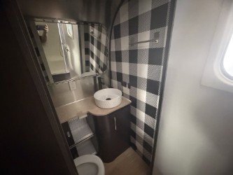 2012 AIRSTREAM INTERNATIONAL 27FBQ - Image 20