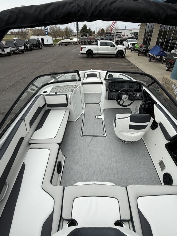 2025 Yamaha Boats AR195 - Image 34