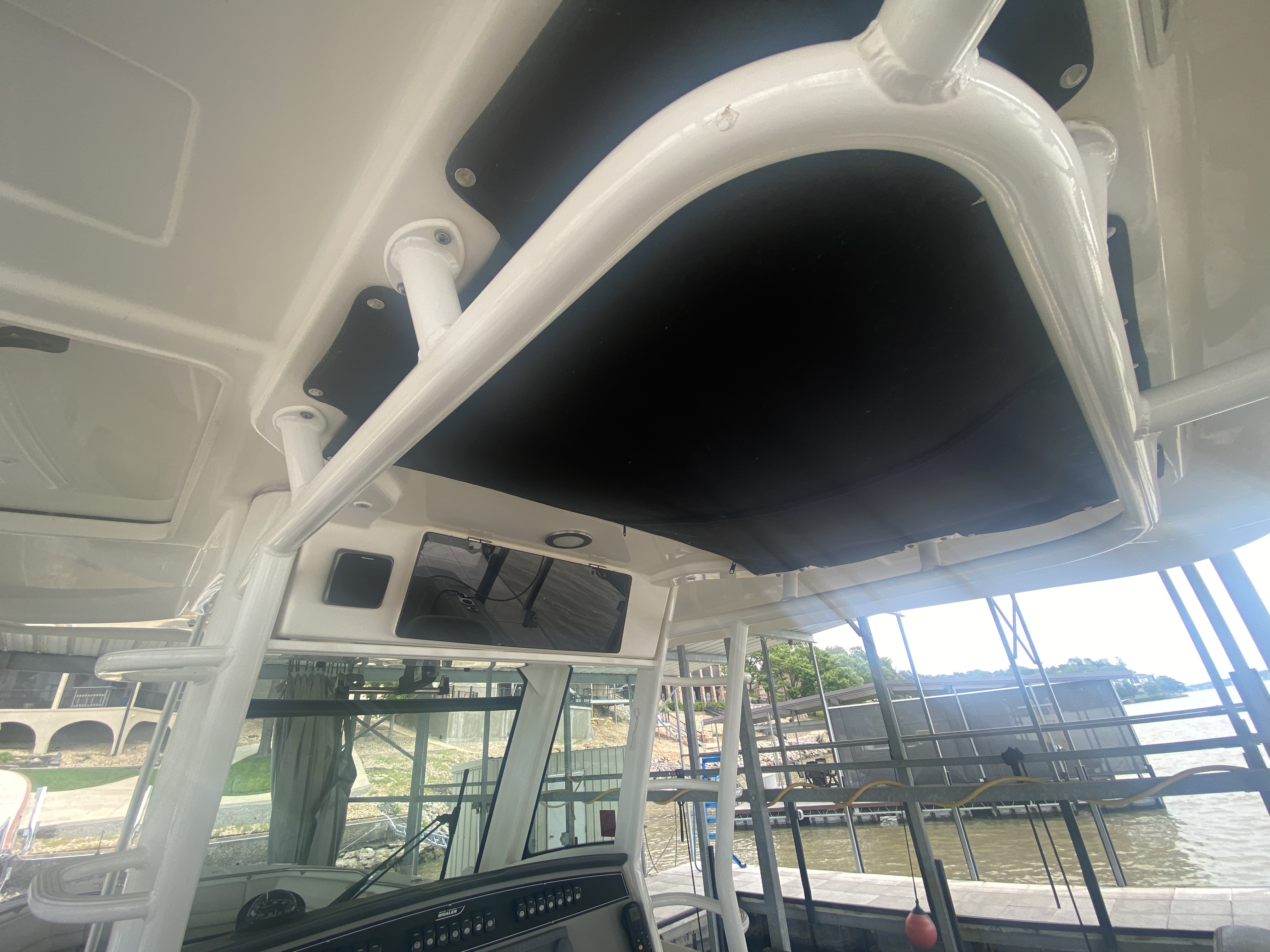 2016 Boston Whaler 330 Outrage - Image 29