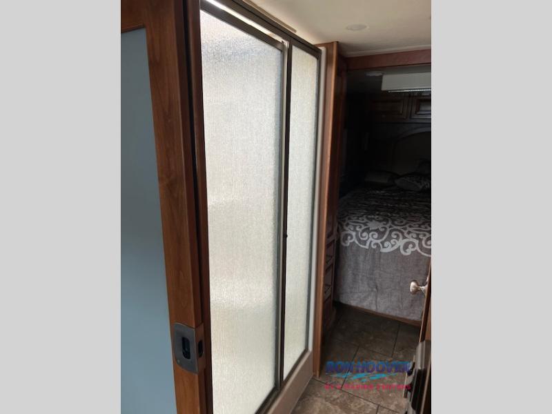 2014 TIFFIN 32BR - Image 26