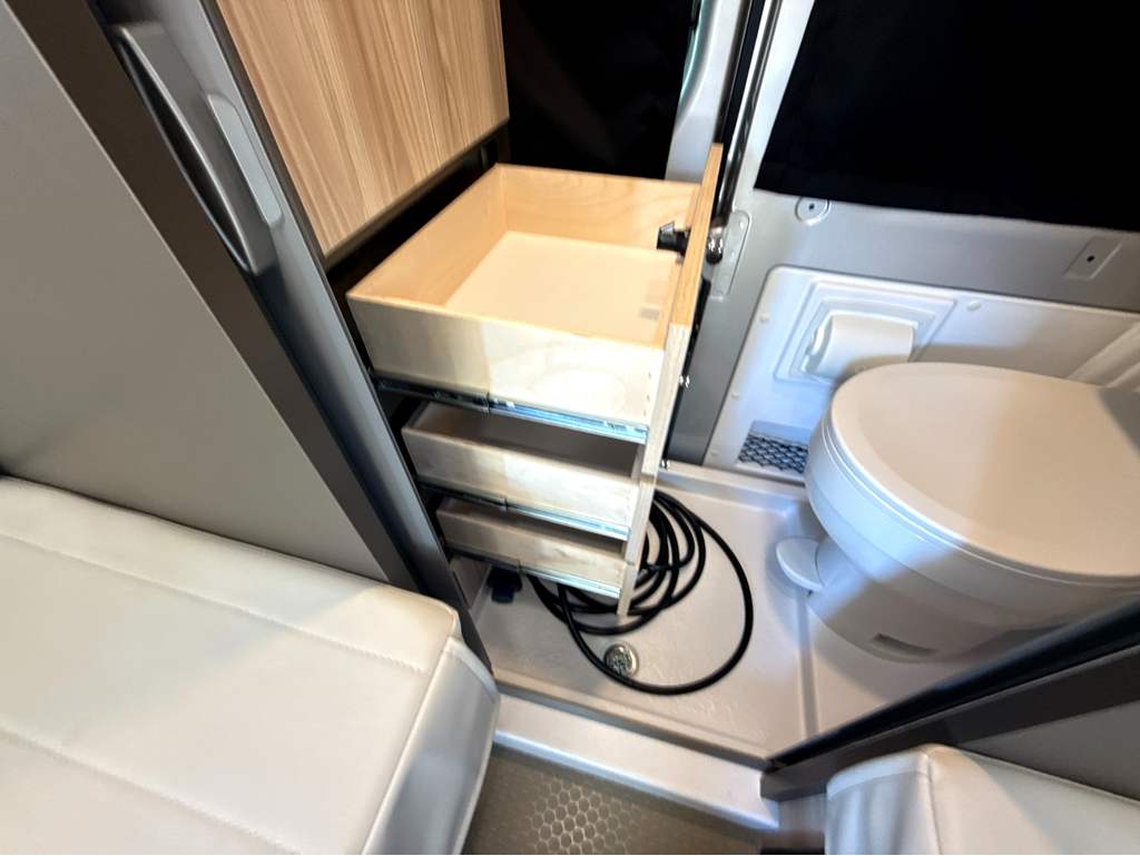 2027 ENTEGRA COACH ETHOS 20T - Image 27