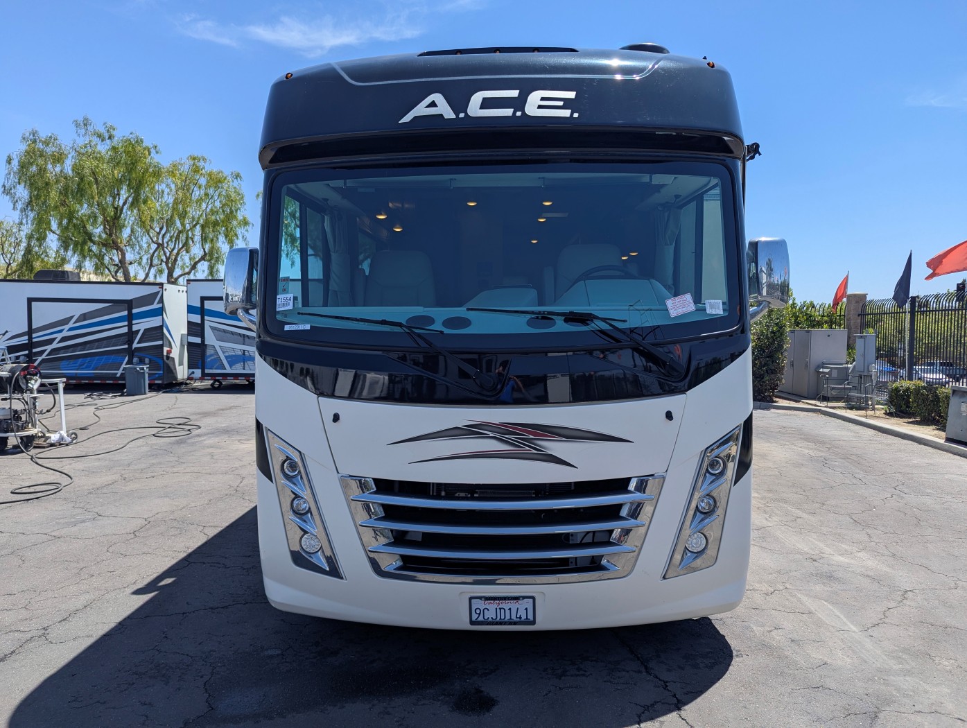 2022 Thor Motor Coach A.C.E. 32.3 - Image 2