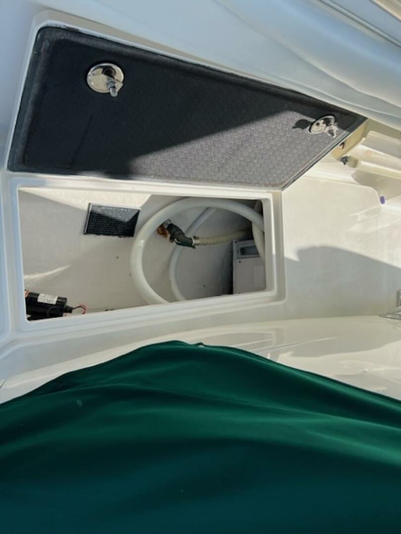 2008 Spectre 34 Center Console - Image 43
