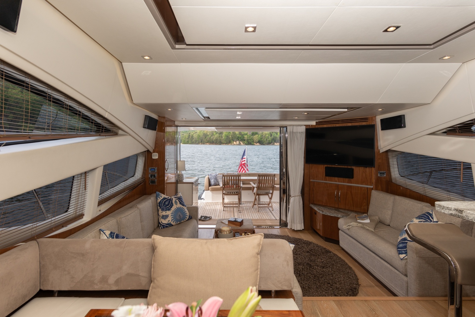 2018 Sea Ray L650 FLY - Image 14