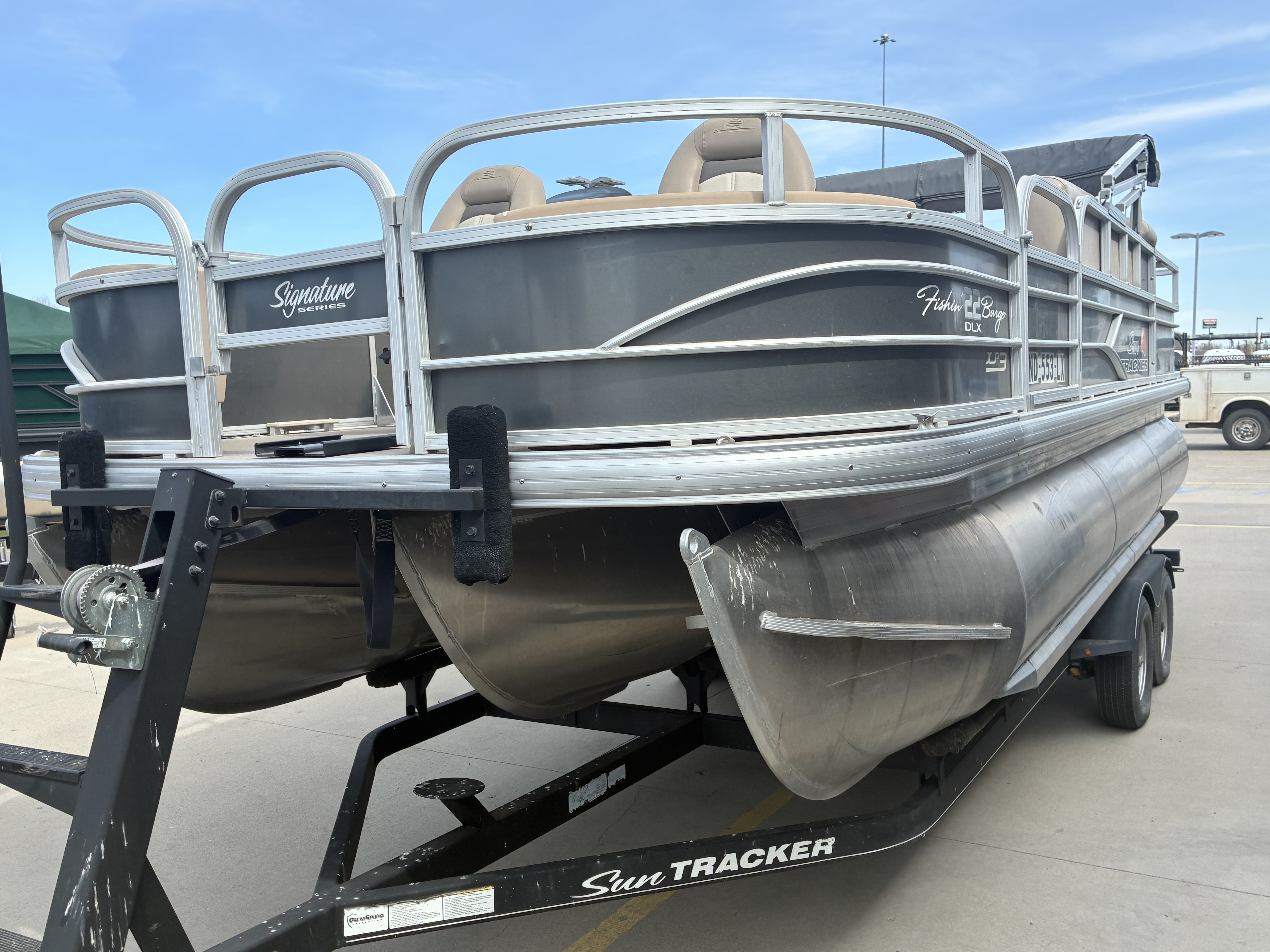 Suntracker Fishing Barge 22 XP3 - Image 4