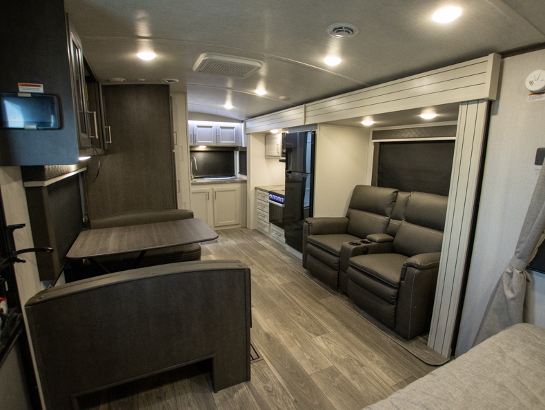 2024 Keystone Cougar Half-Ton 22MLS - Image 5