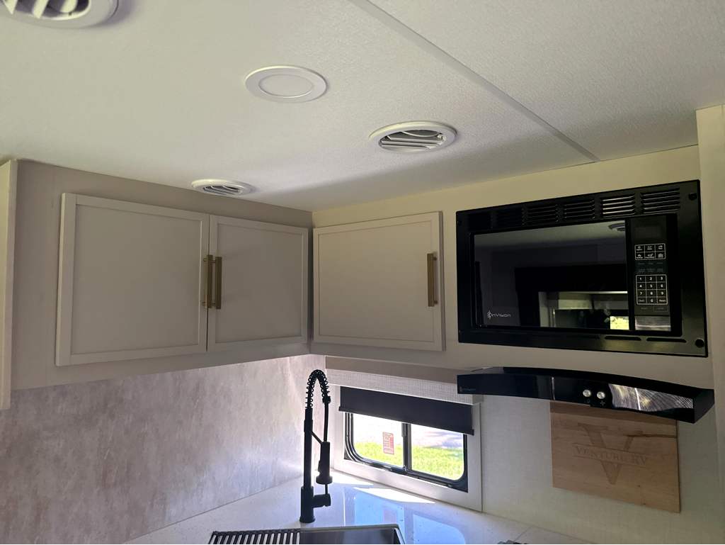 2027 VENTURE RV STRATUS 261VRB - Image 24