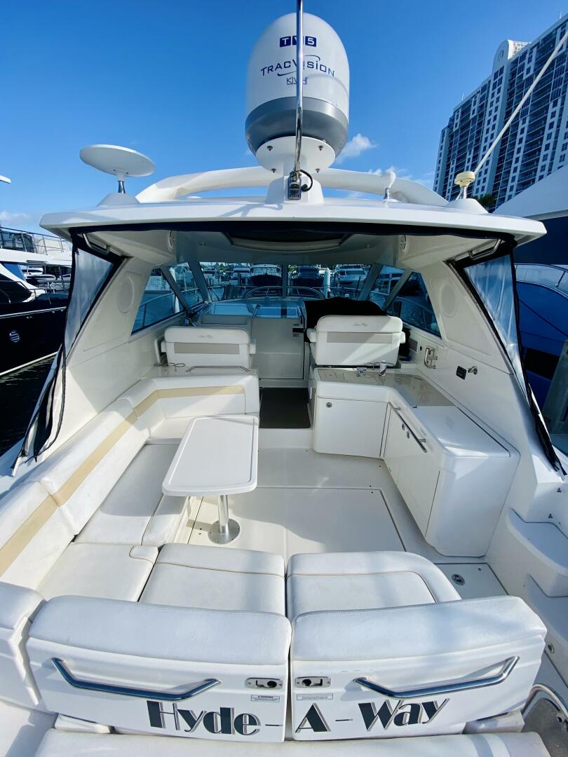 2010 Sea Ray 450 Sundancer - Image 8