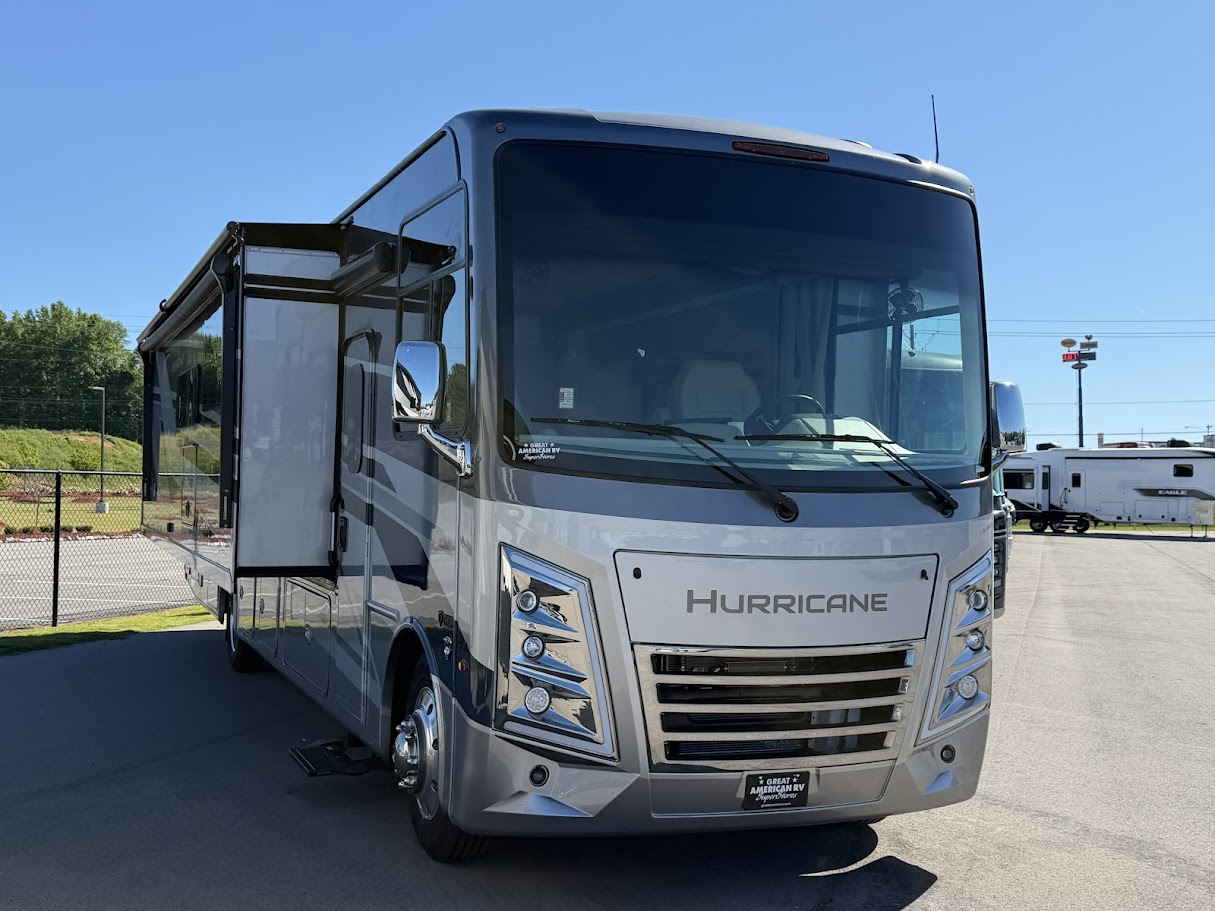 2027 THOR MOTOR COACH HURRICANE 36H - Image 1