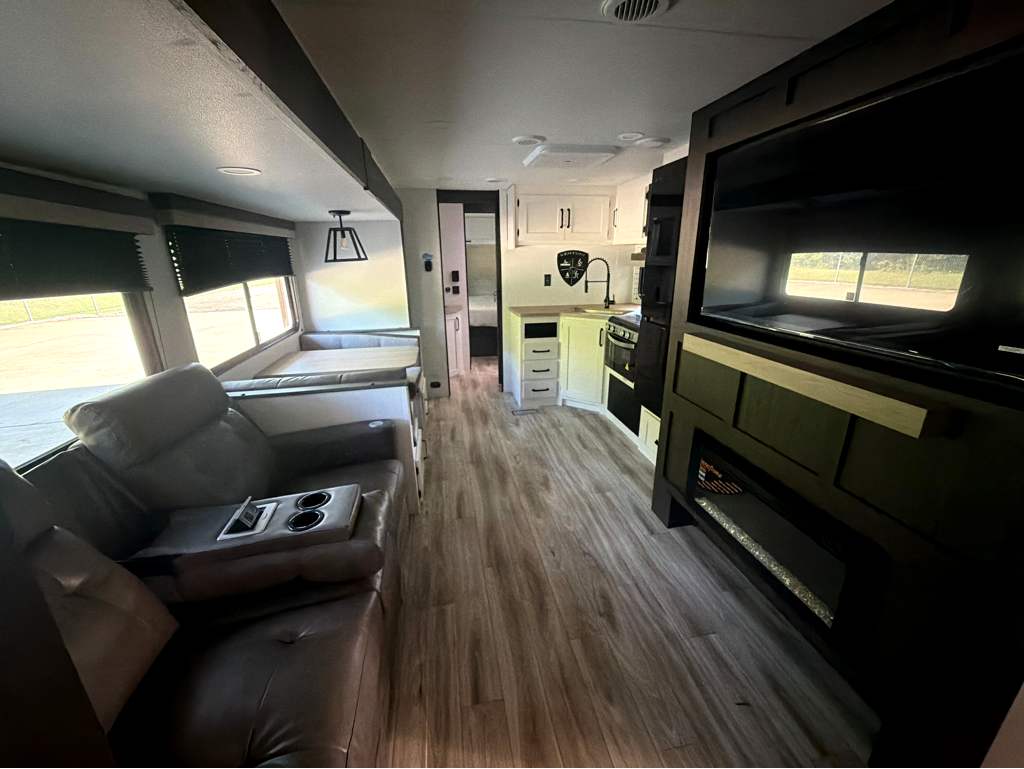 2027 VENTURE RV SIENNA 311VDB - Image 19