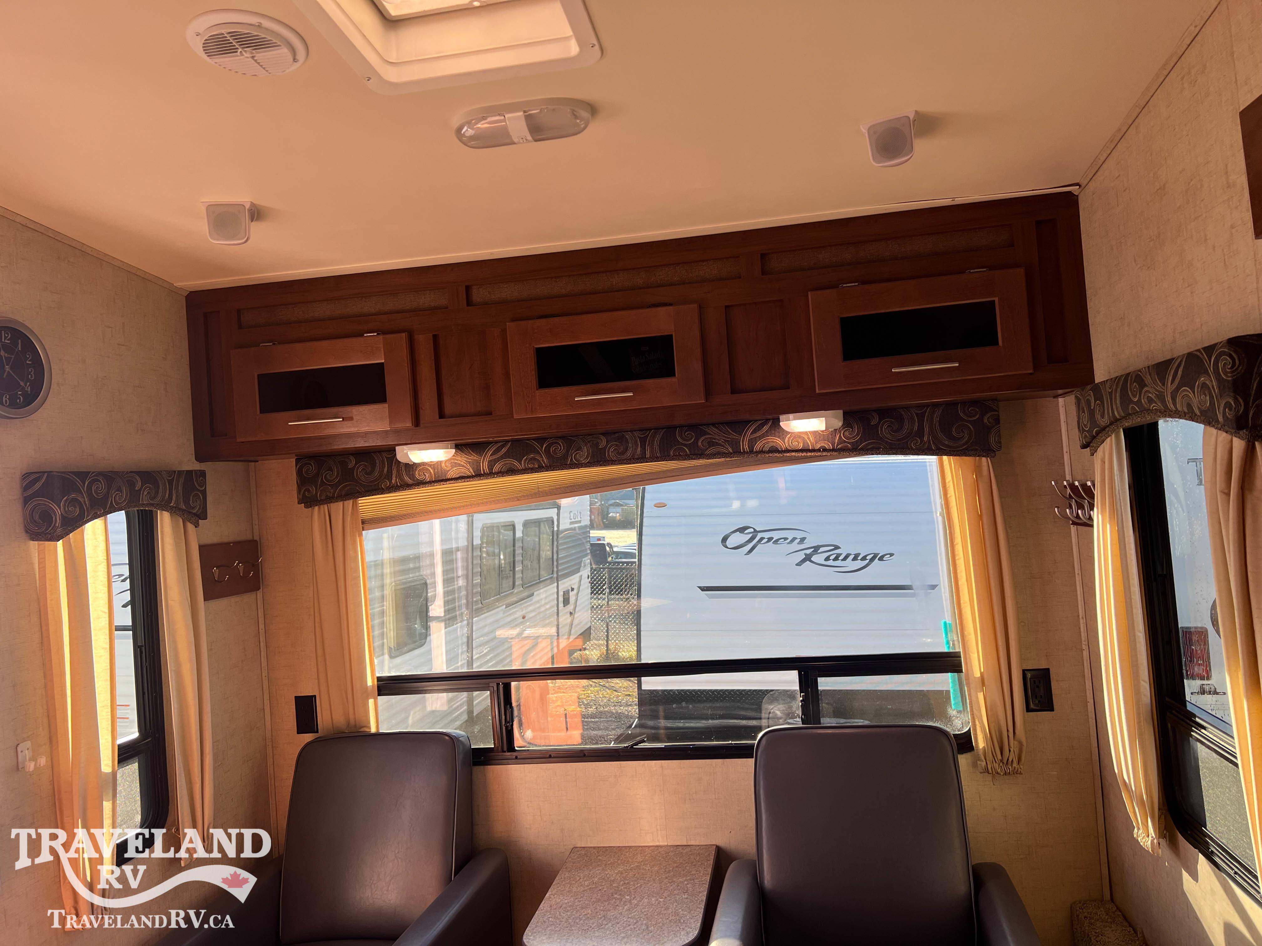 2016 Forest River WILDCAT 242RL - Image 9