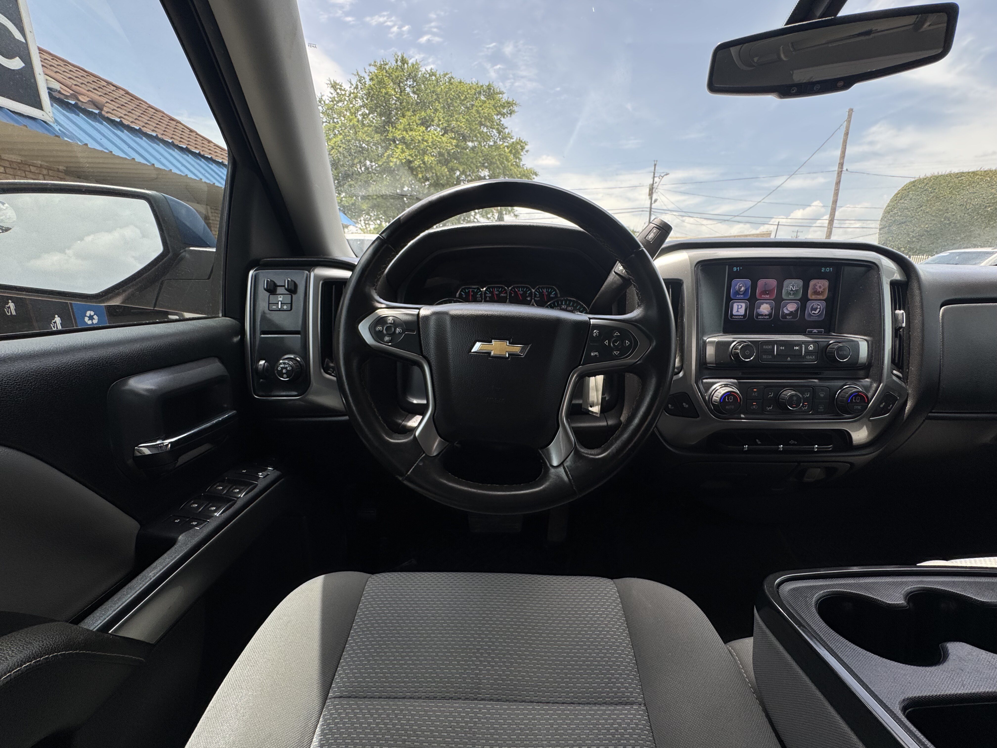 2015 Chevrolet Silverado 1500-V8 Extended Cab LT 2WD - Image 29
