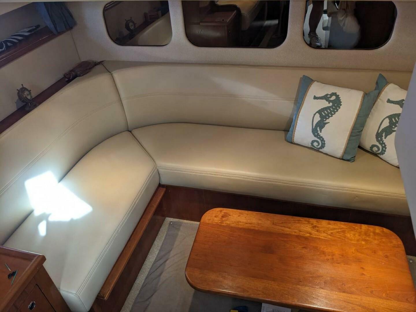 2003 Cruisers Yachts 3970 - Image 18