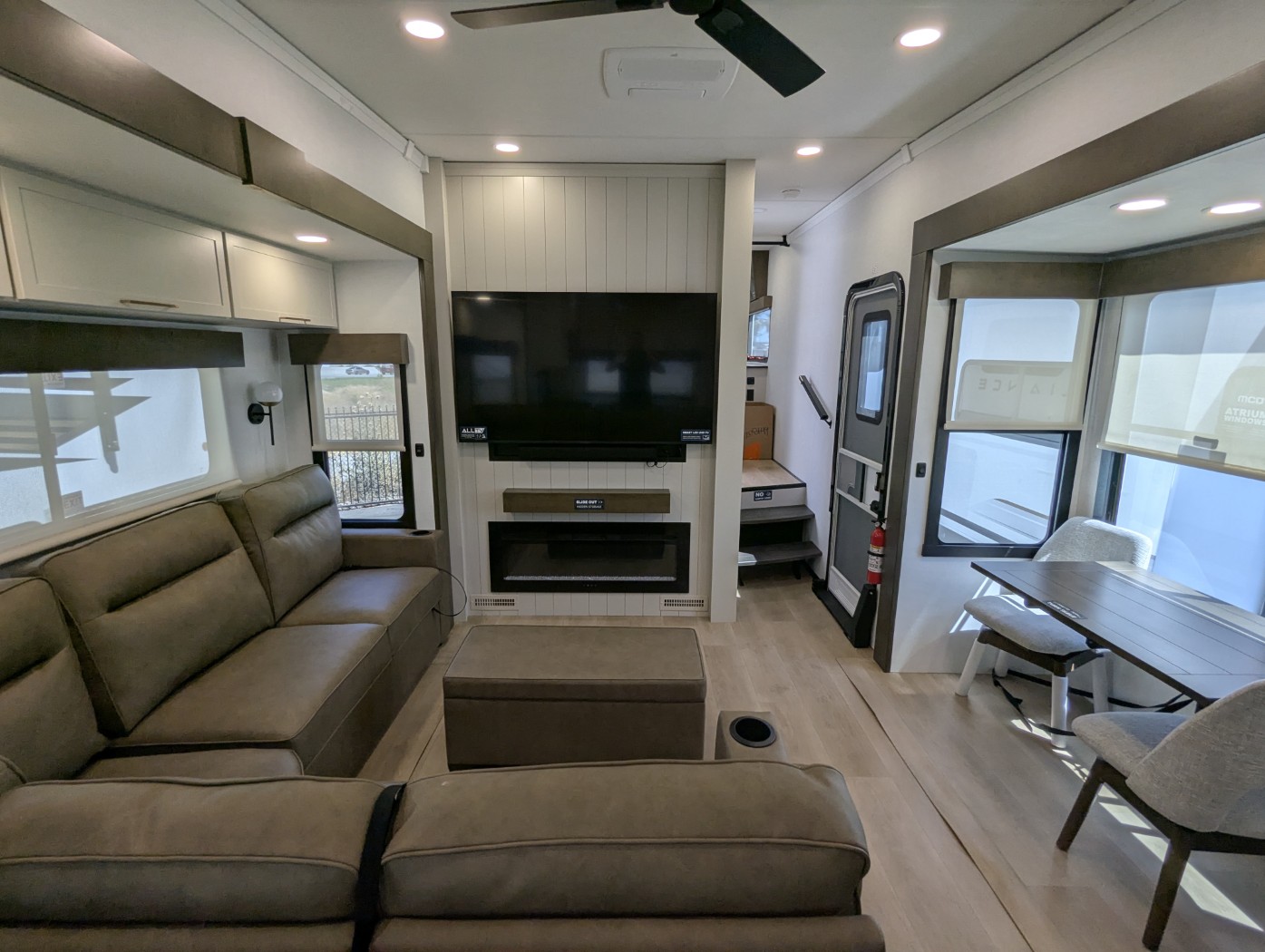2027 Alliance RV Paradigm 312RK - Image 29