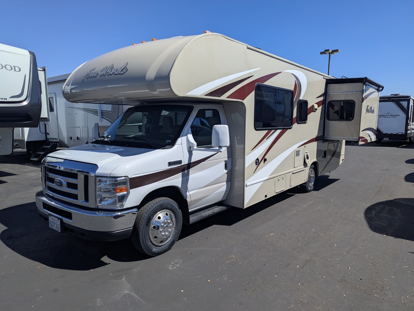 2017 Thor Motor Coach Four Winds 26B - Image 3