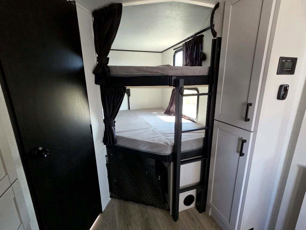 2026 JAYCO JAY FEATHER 29BHB - Image 11
