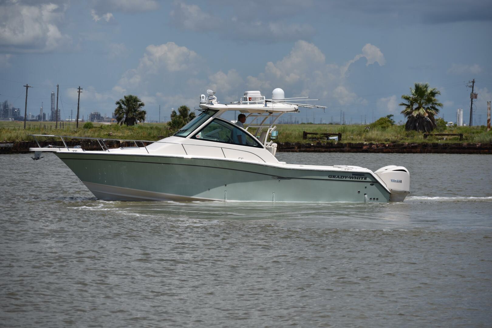 2016 Grady-White 330 Express - Image 67